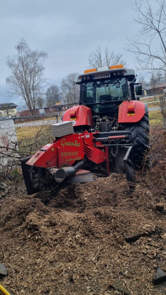 Stockfräsen mit Traktor